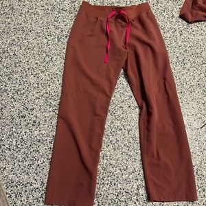 Figs Livingston scrub pants - size small petite - color mauve